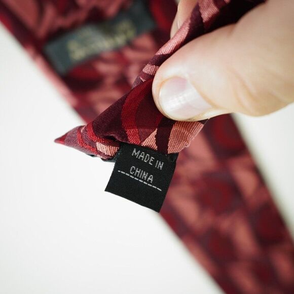 Arrow Red Abstract Geometric Woven Silk Tie - Picture 4 of 7